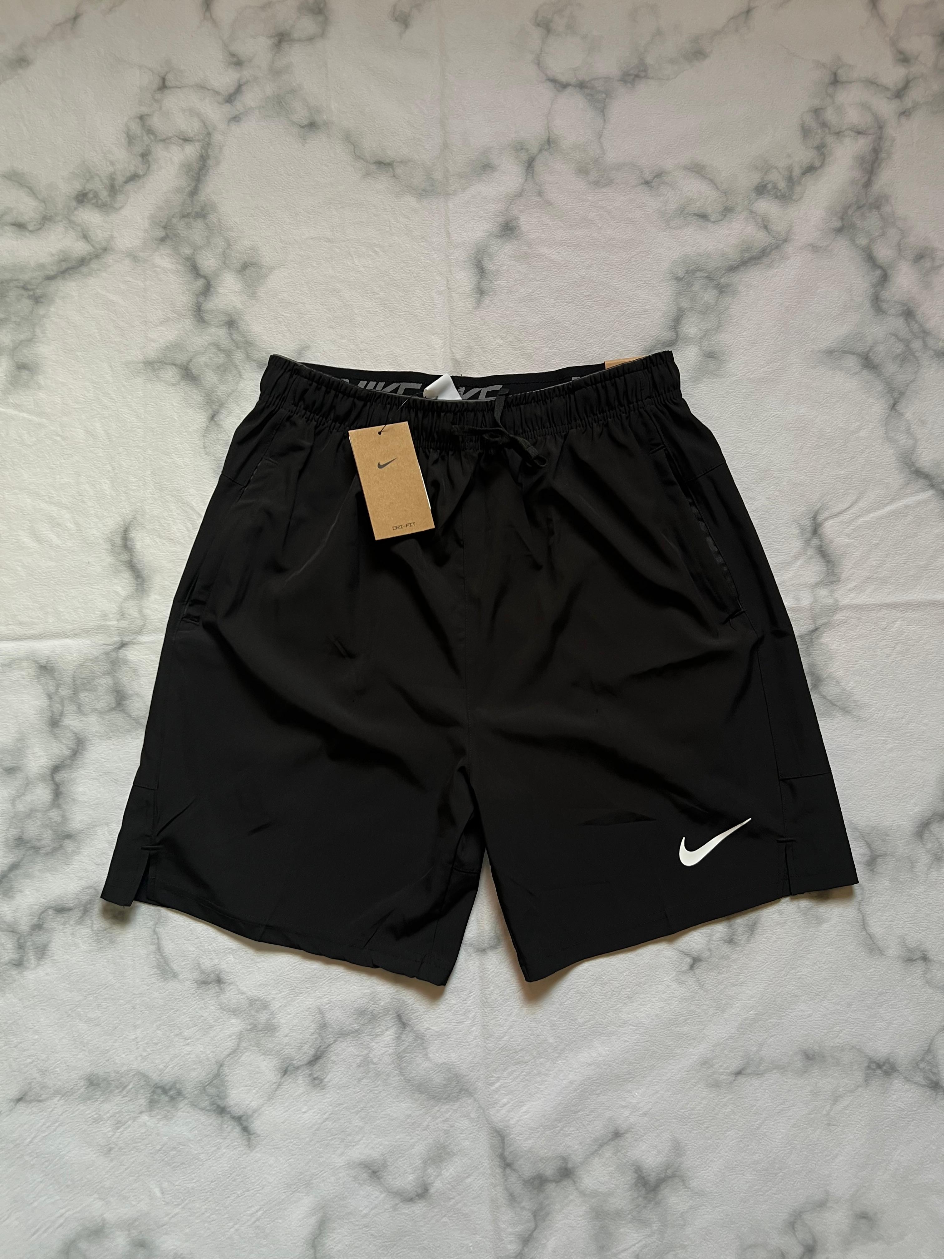 NIKE — foto 1
