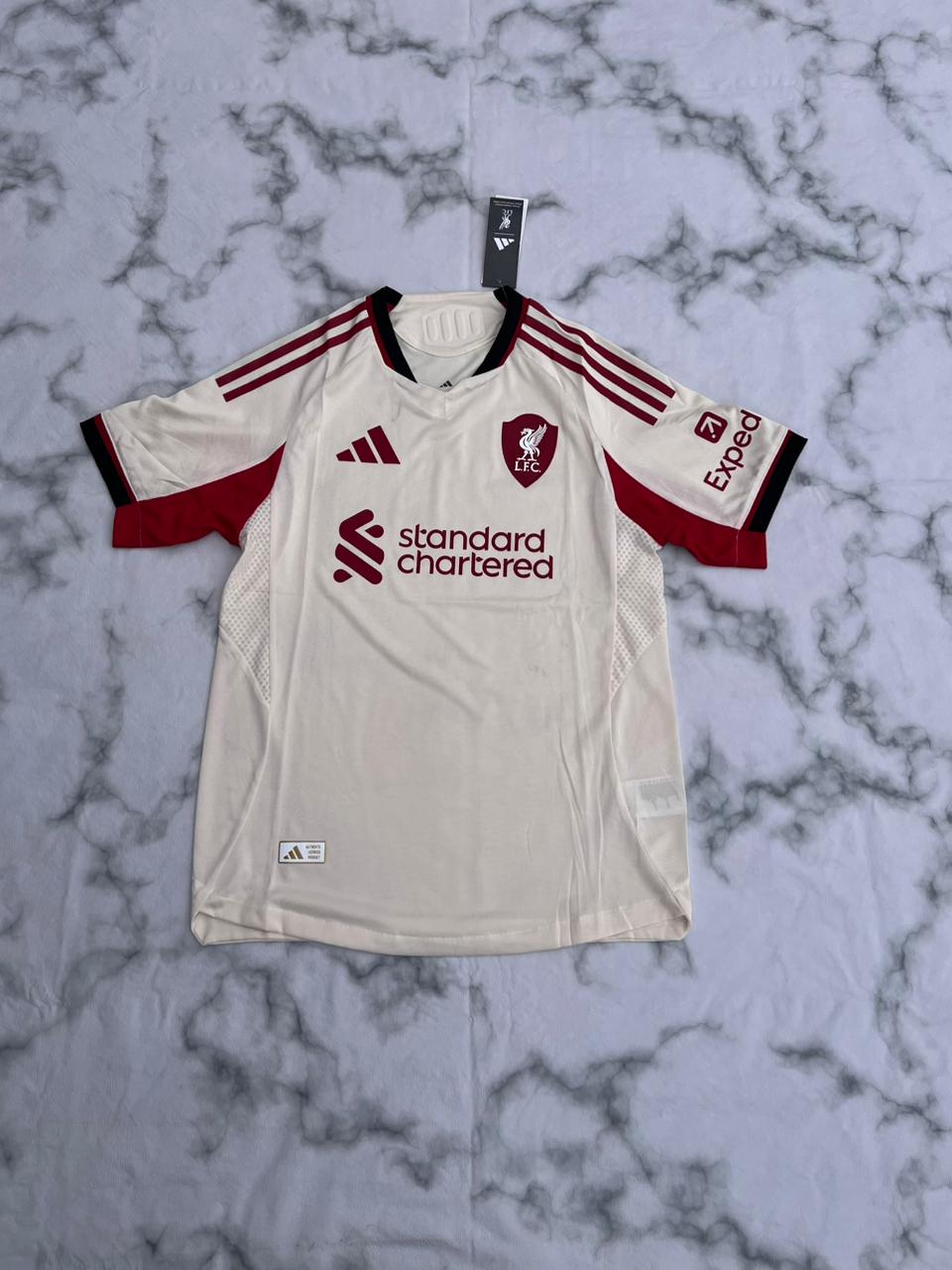 Camiseta Liverpool visitante 2026 — foto 1