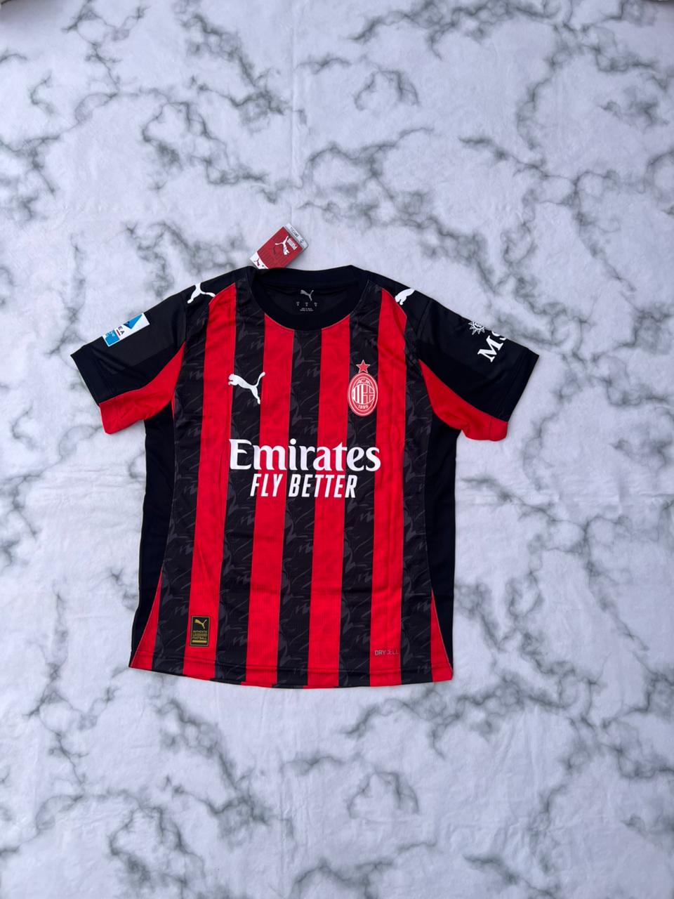 Camiseta Del Milan Con Dorsal — foto 1