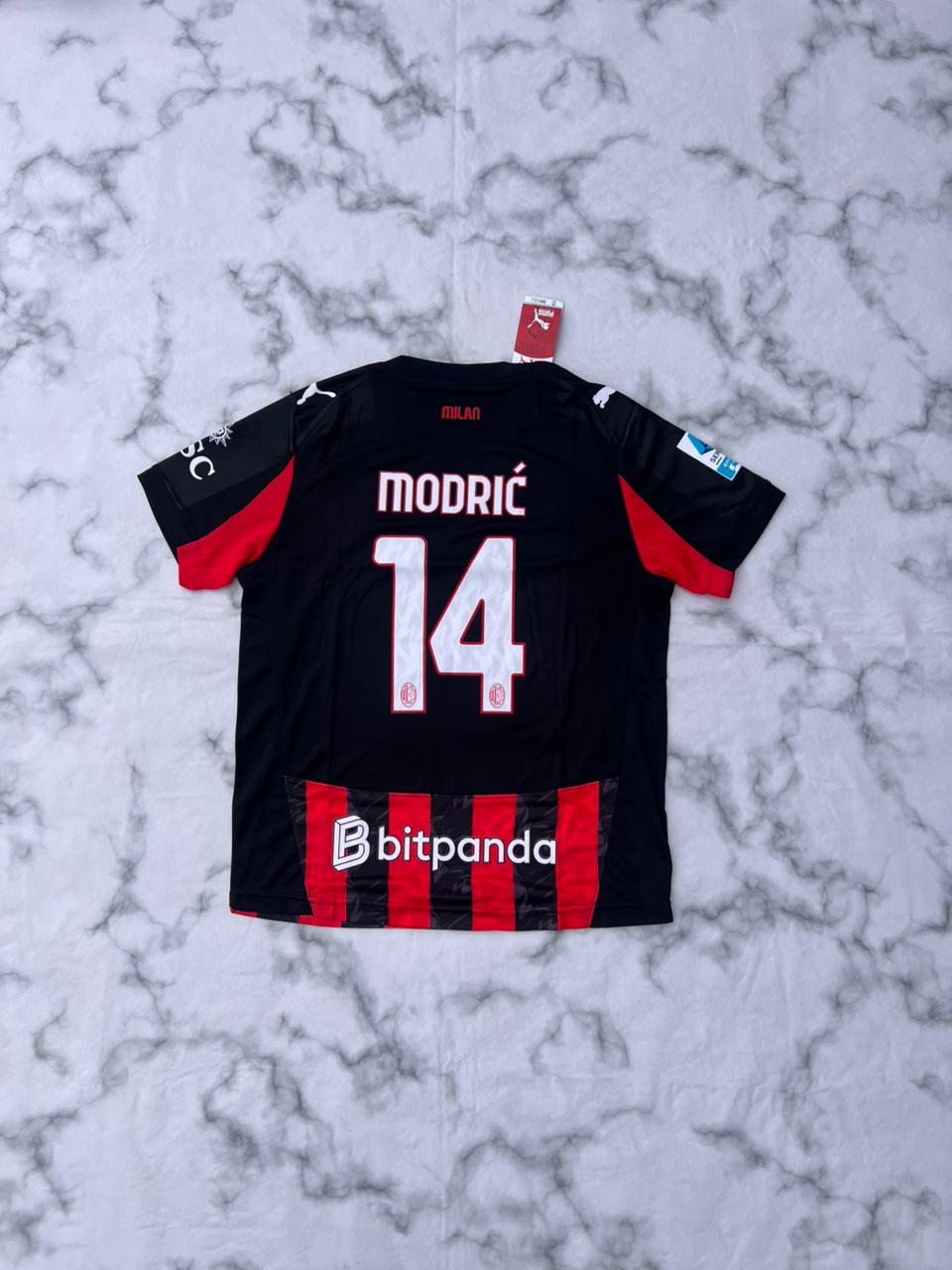 Camiseta Del Milan Con Dorsal — foto 2