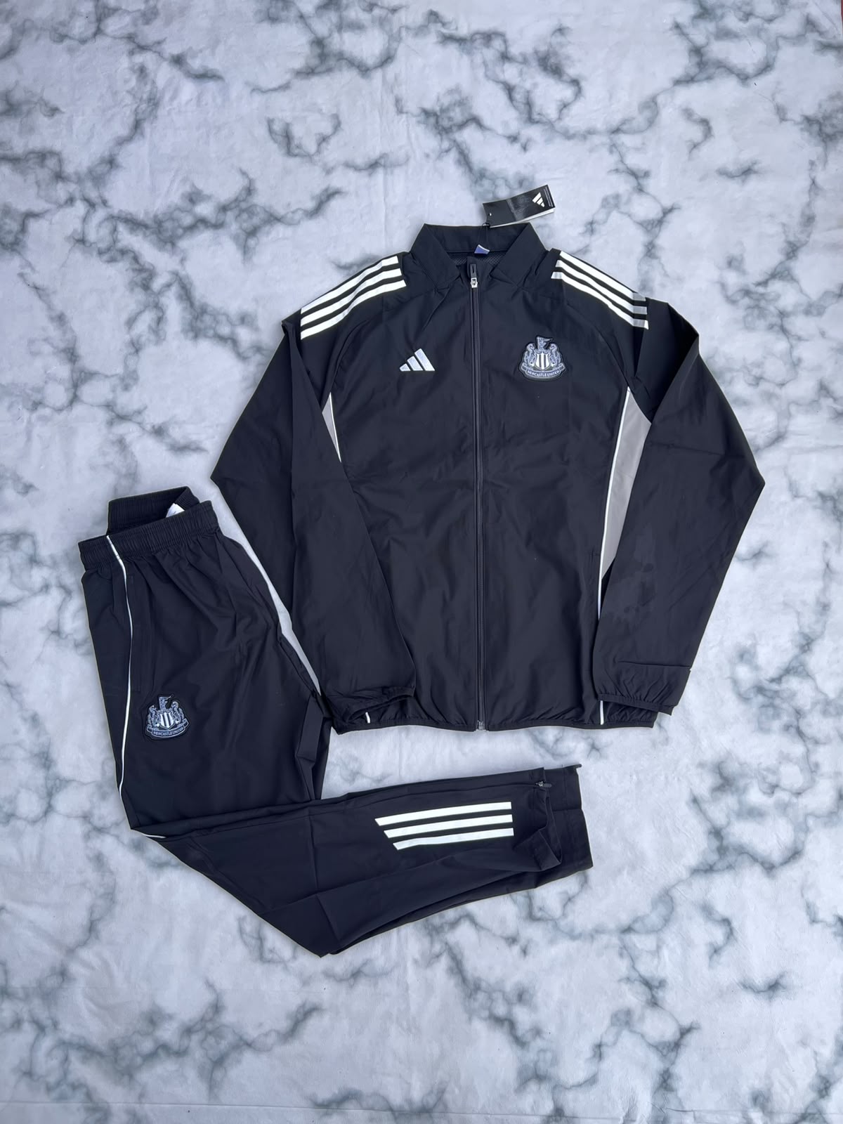 Conjunto Newcastle United ⚫⚪ — foto 1