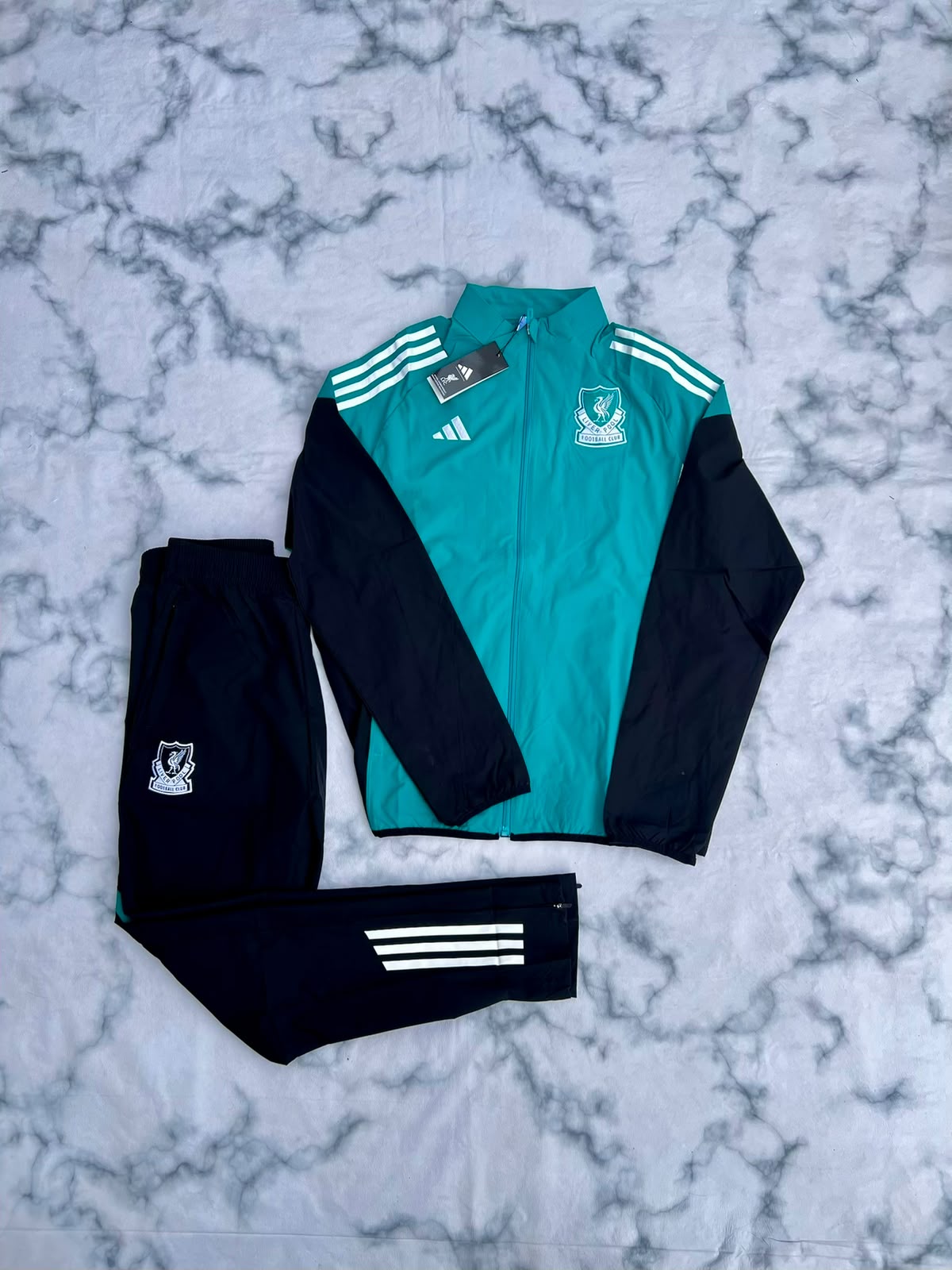 Conjunto Liverpool  — foto 1