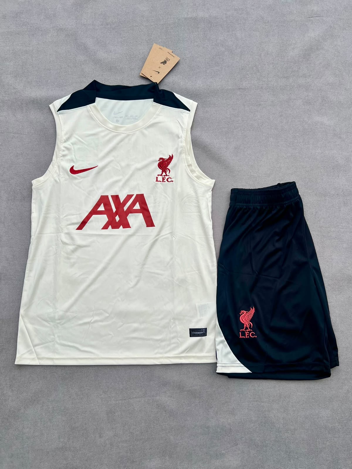 Conjunto Liverpool — foto 1