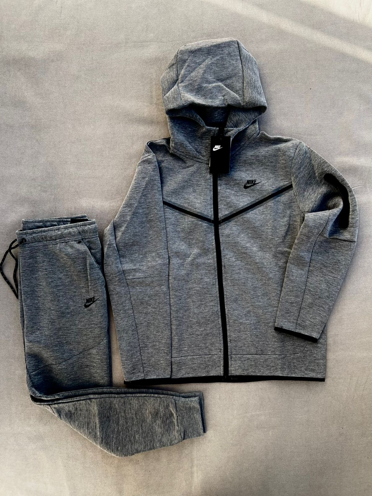Conjunto Nike Tech — foto 1